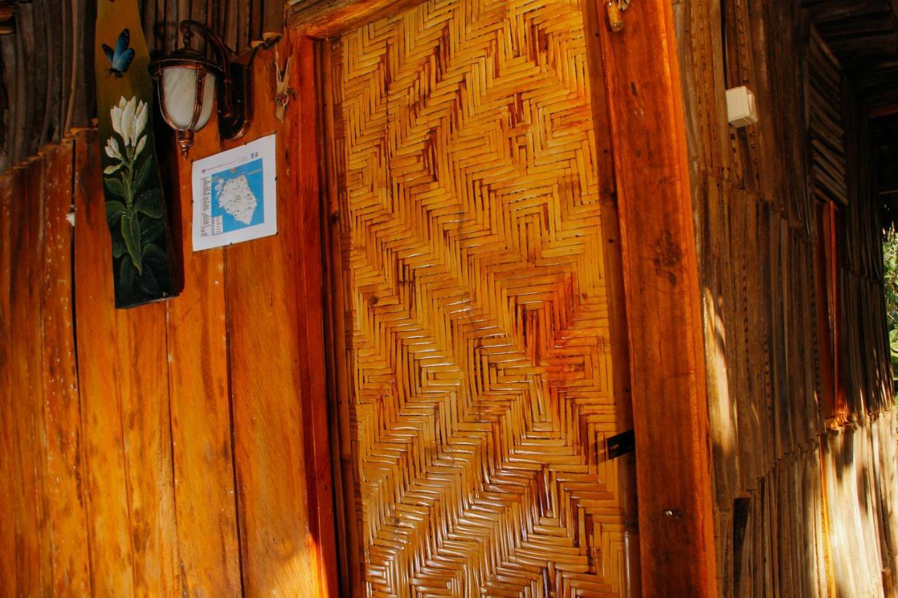 Nyuh Bengkok Tree House Hotel Batununggul Exterior foto