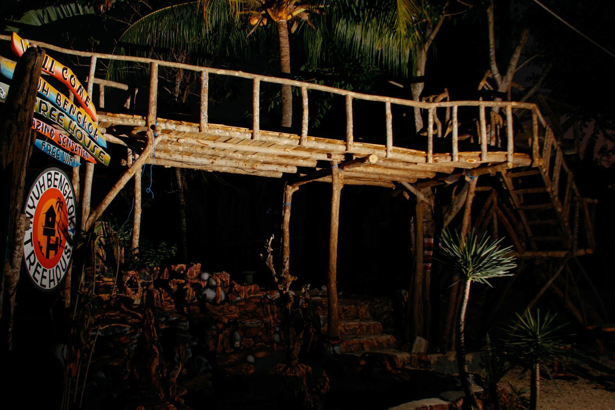 Nyuh Bengkok Tree House Hotel Batununggul Exterior foto